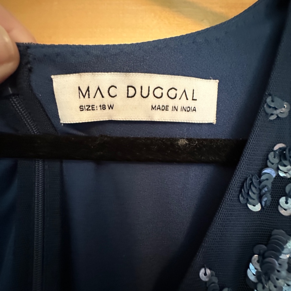 Mac Duggal Plus Size Navy Sequined Flutter Sleeve… - image 8